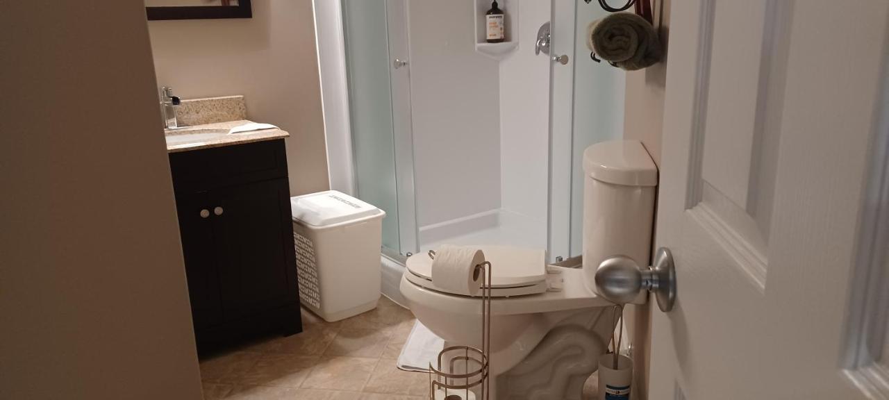 680 Sq Ft Private Space With Ensuite Bathroom YYC Dış mekan fotoğraf